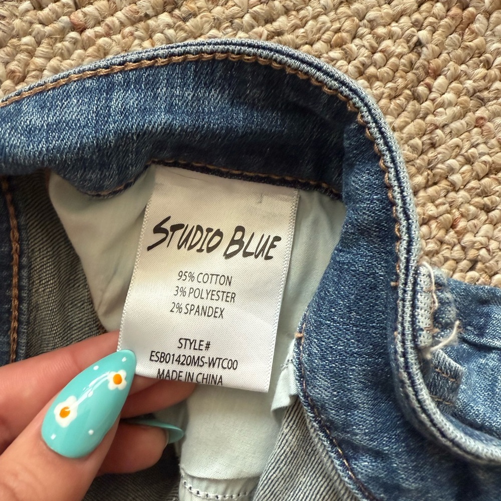 Studio Blue Medium Rise Distressed jeans